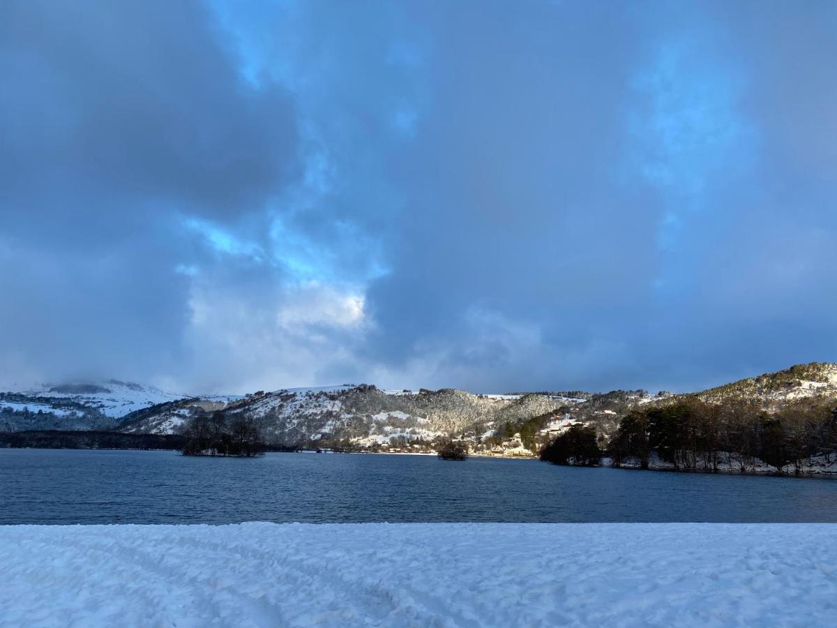 Hotel La Bonne Hotesse Chambon-sur-Lac Eksteriør billede