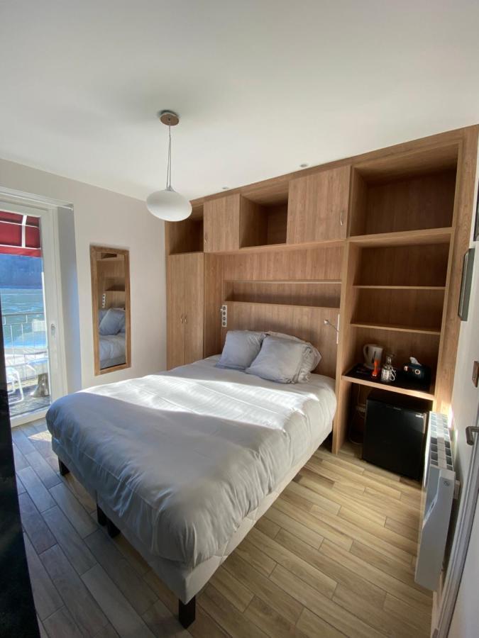 Hotel La Bonne Hotesse Chambon-sur-Lac Eksteriør billede