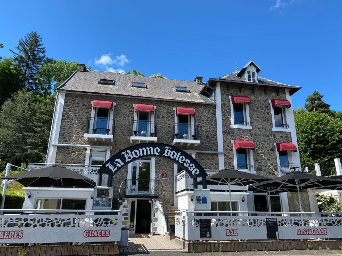 Hotel La Bonne Hotesse Chambon-sur-Lac Eksteriør billede