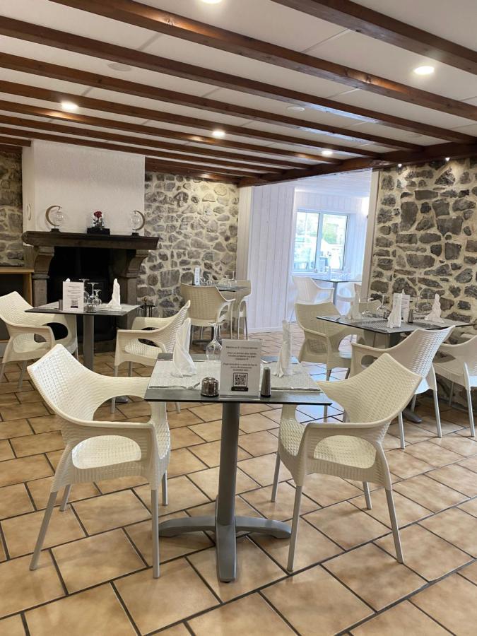 Hotel La Bonne Hotesse Chambon-sur-Lac Eksteriør billede