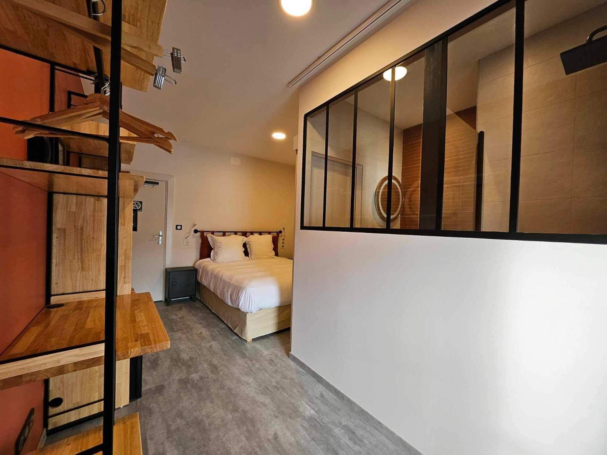 Hotel La Bonne Hotesse Chambon-sur-Lac Eksteriør billede