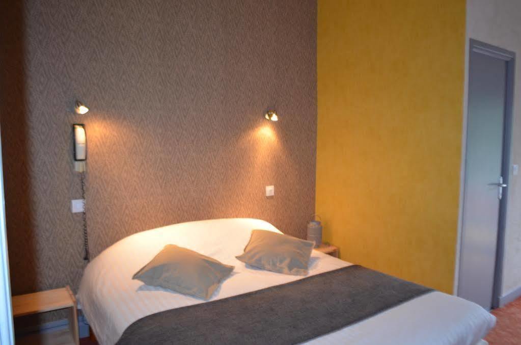 Hotel La Bonne Hotesse Chambon-sur-Lac Eksteriør billede